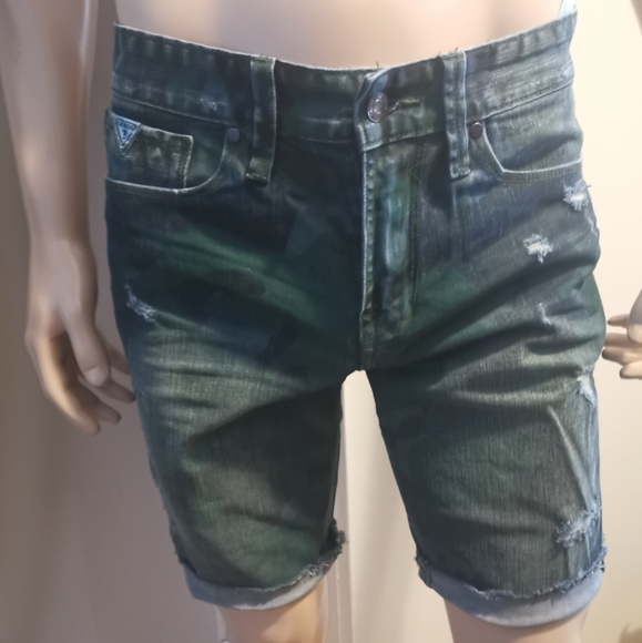 🆕Guess Slim Raw Edge Shorts Green Camo 29W - Picture 3 of 10